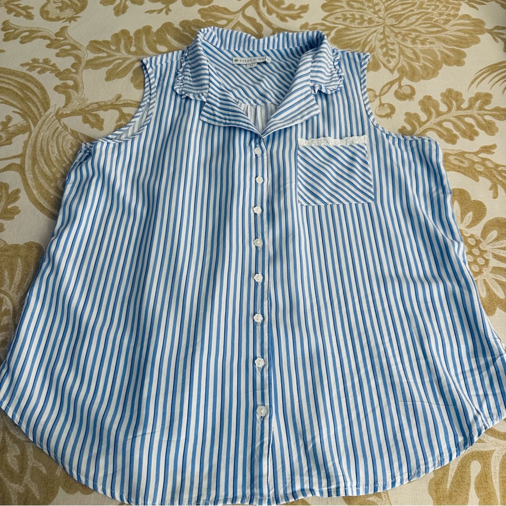 Eileen West Sleeveless Ruffled Collared Blouse